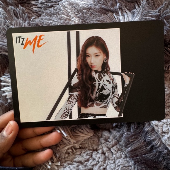 Itzy Album “Wannabe” Blue Ver. - Picture 9 of 12